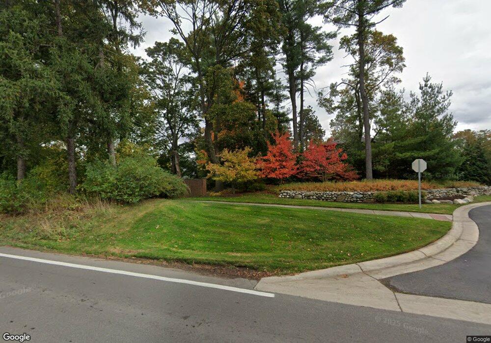 571 W Long Lake Rd, Bloomfield Hills, MI 48302 - photo 1