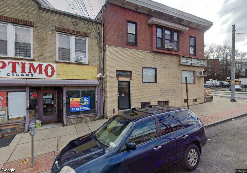 320 Saw Mill River Rd unit 2, Yonkers, NY 10701 - photo 1