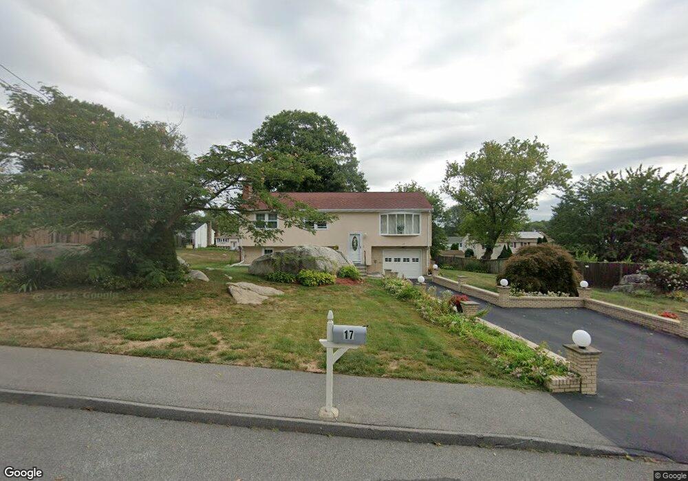 17 Kimberly Ln, Randolph, MA 02368 - photo 1