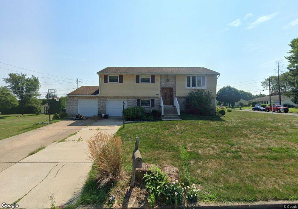 6560 Osage Ln, Bethlehem, PA 18017 - photo 1