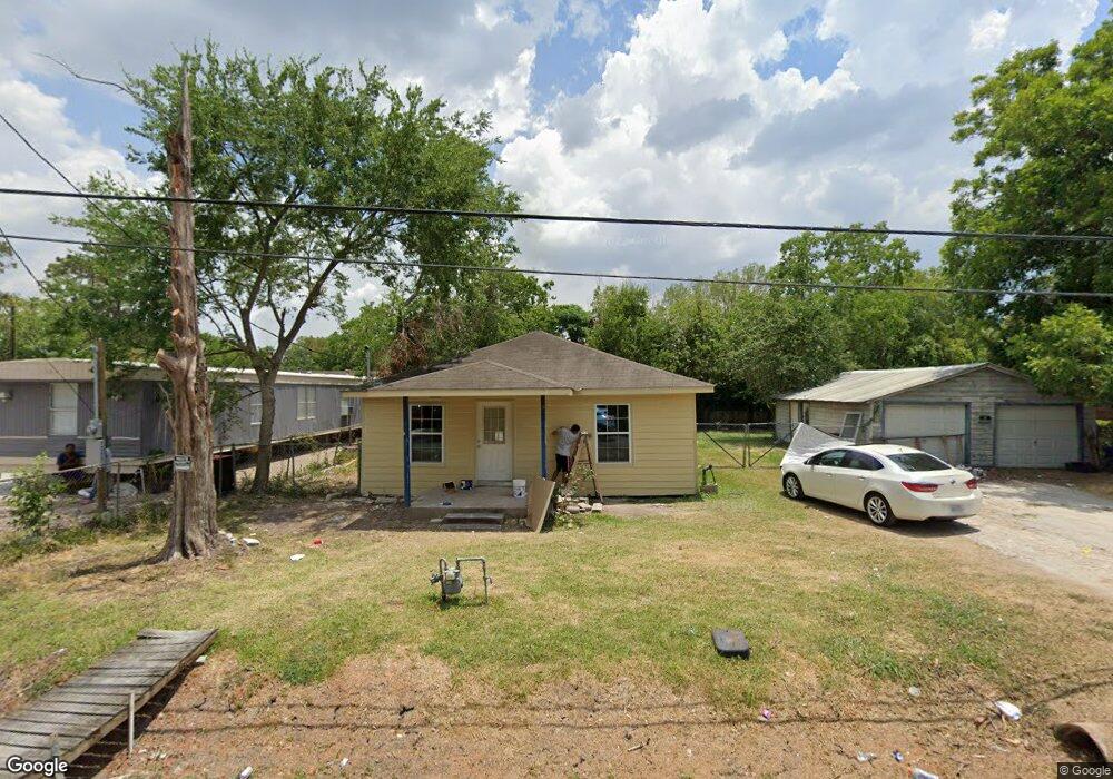14346 Eagle Pass St, Houston, TX 77015 - photo 1