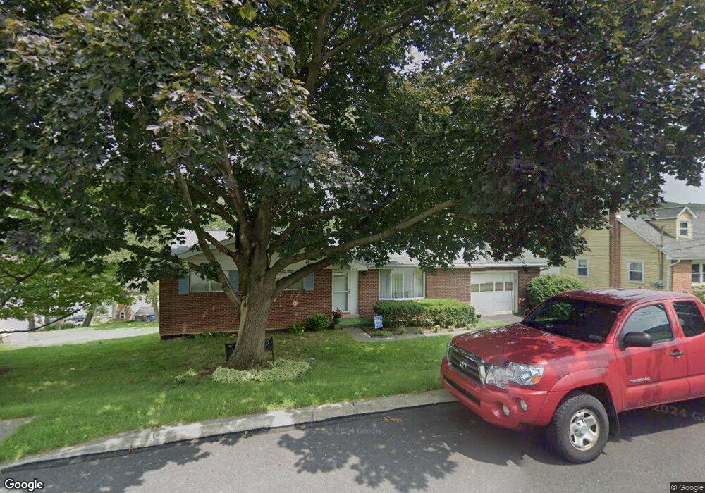 323 Chestnut St, Freemansburg, PA 18017 - photo 1