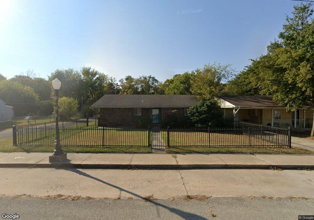 312 E Main St, Locust Grove, OK 74352 - photo 1