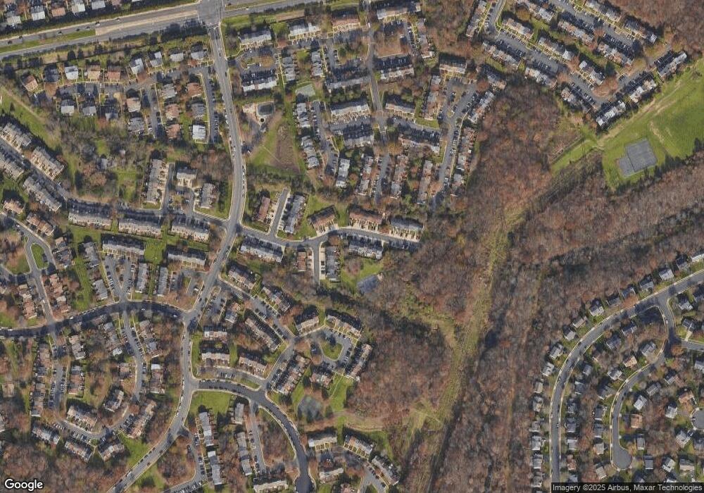 13927 Winding Ridge Ln, Centreville, VA 20121 - photo 1