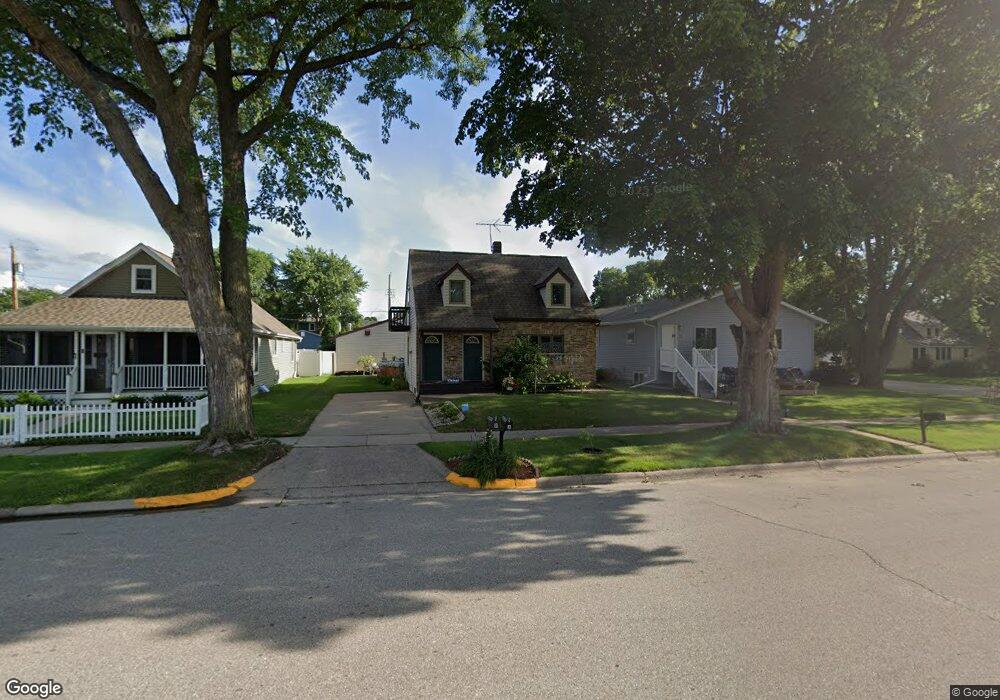 435 S 2nd St, La Crescent, MN 55947 - photo 1