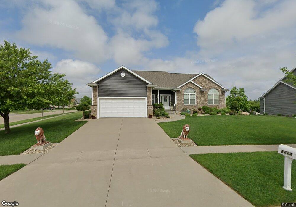 2424 Radcliffe Dr SW, Cedar Rapids, IA 52404 - photo 1