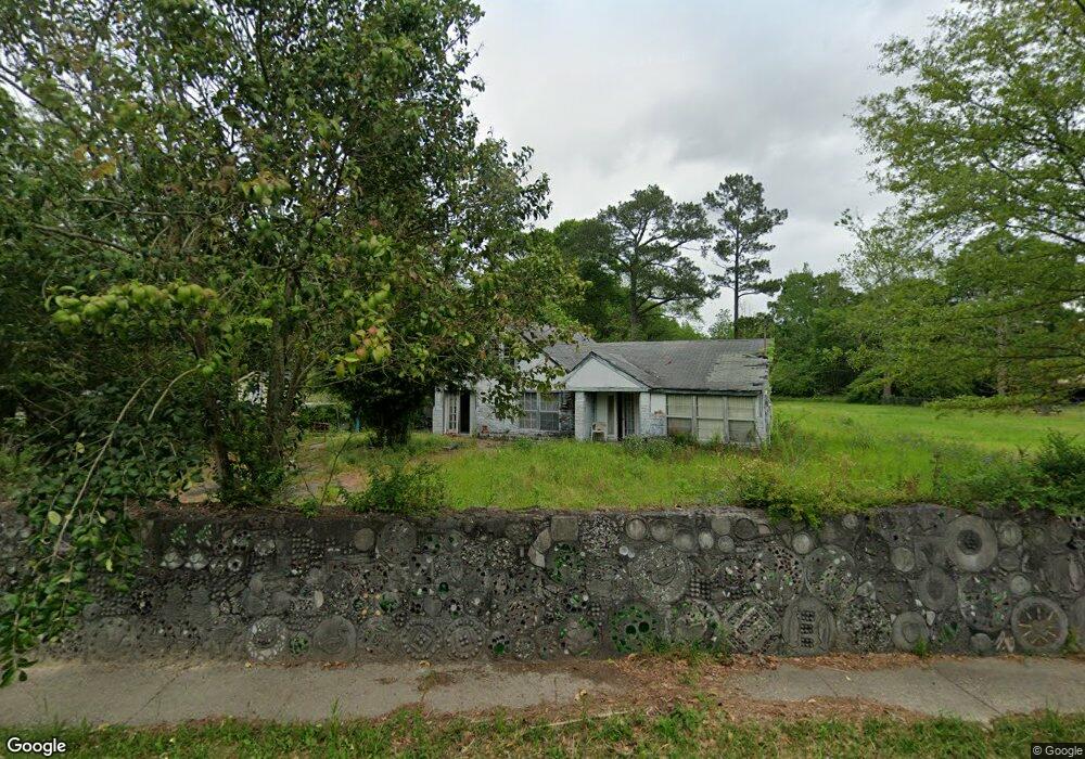 141 Carver Ave, Atmore, AL 36502 - photo 1