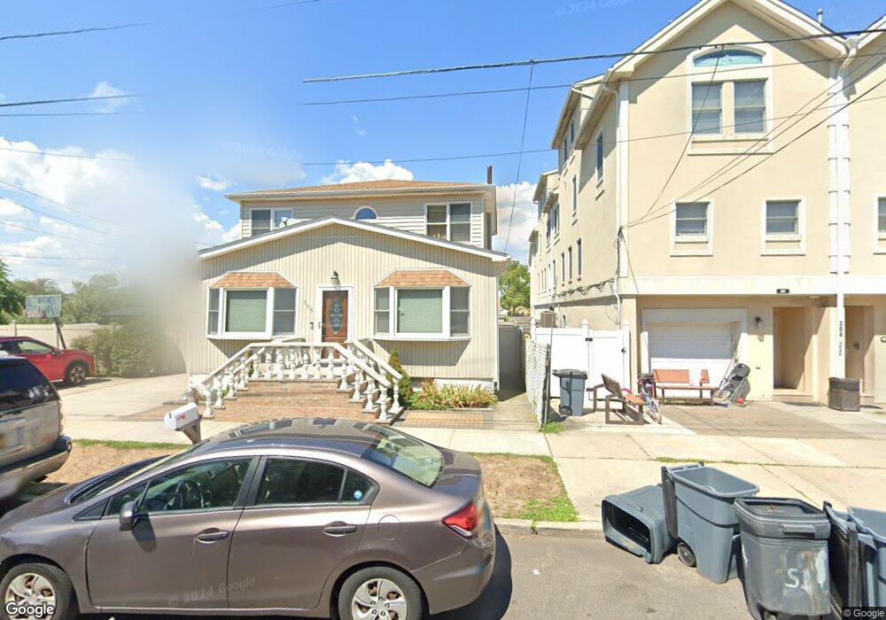 217 Beach 3rd St, Far Rockaway, NY 11691 - photo 1
