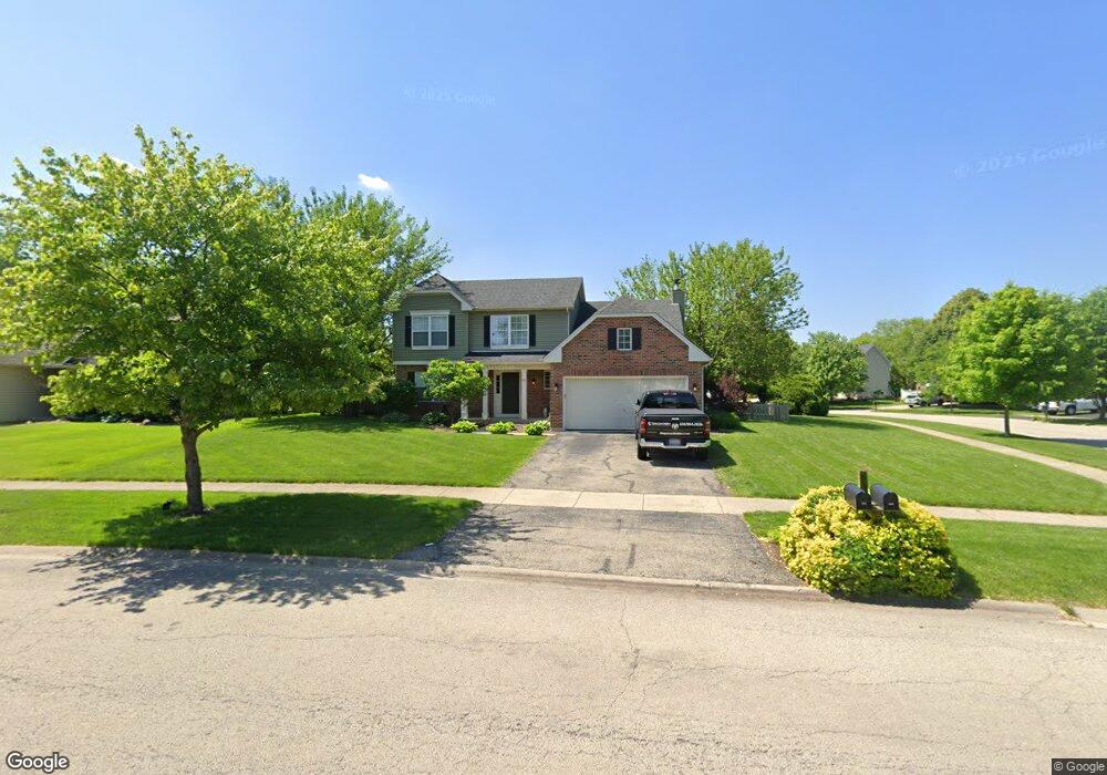 561 Lakeview Dr, Oswego, IL 60543 - photo 1