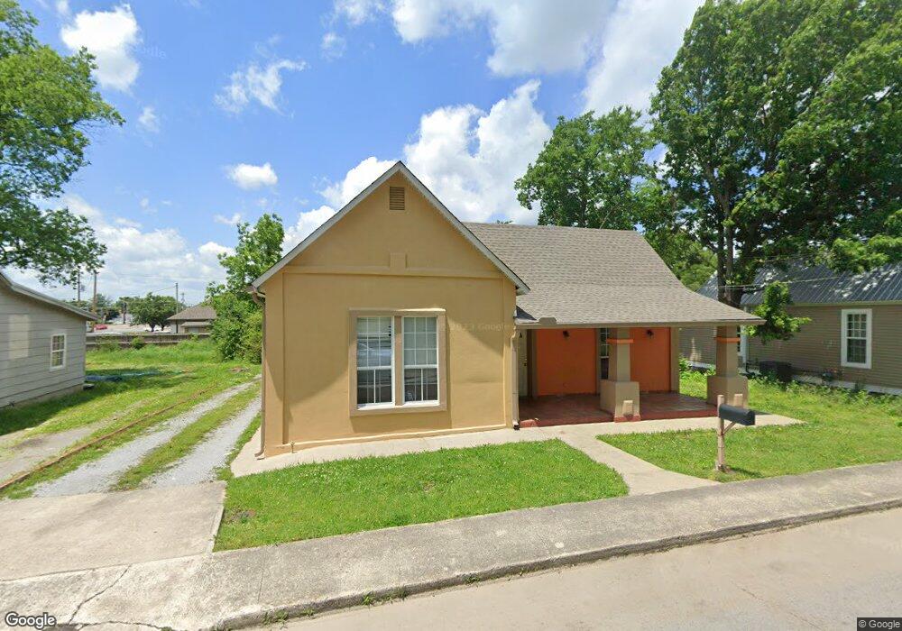 703 N Jefferson St, Shelbyville, TN 37160 - photo 1