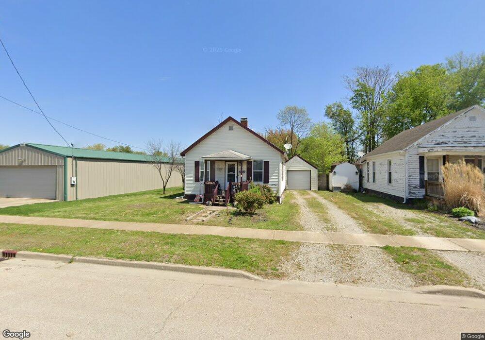 808 Burlington St, Lincoln, IL 62656 - photo 1