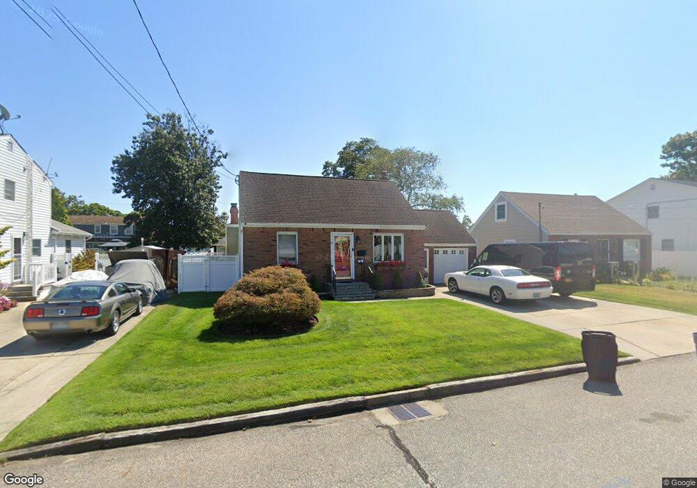 50 Ferndale Ct, Copiague, NY 11726 - photo 1