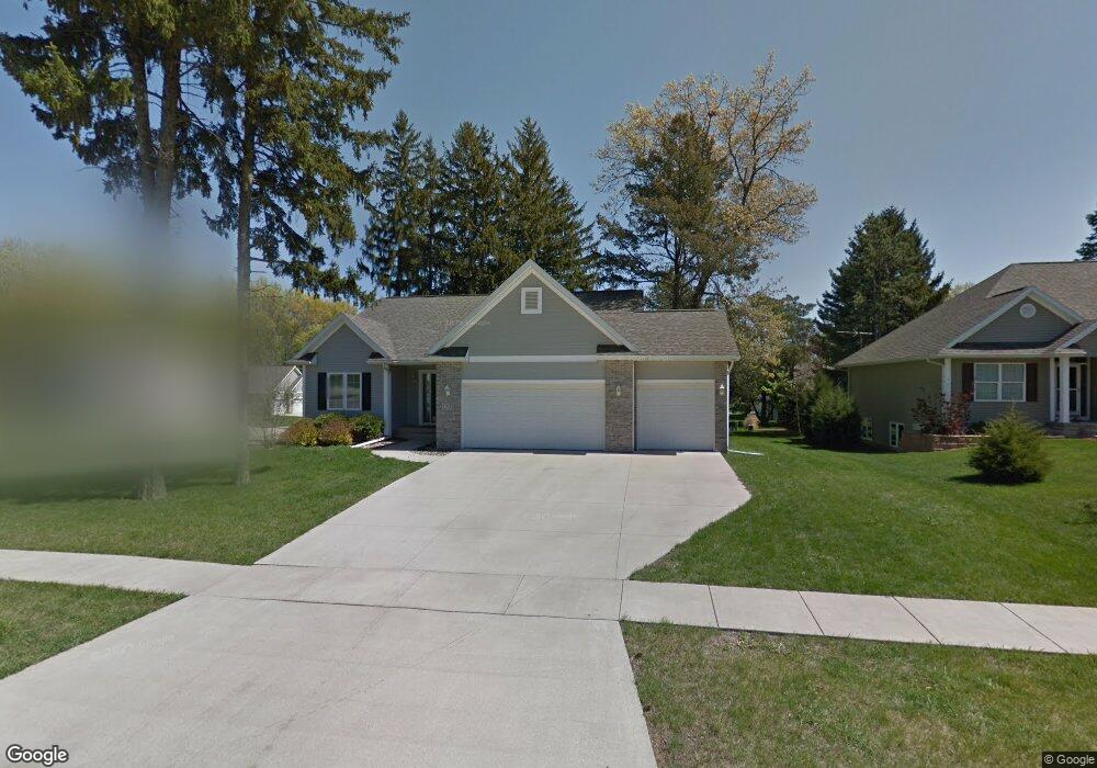 1922 Hughes Cir SW, Cedar Rapids, IA 52404 - photo 1