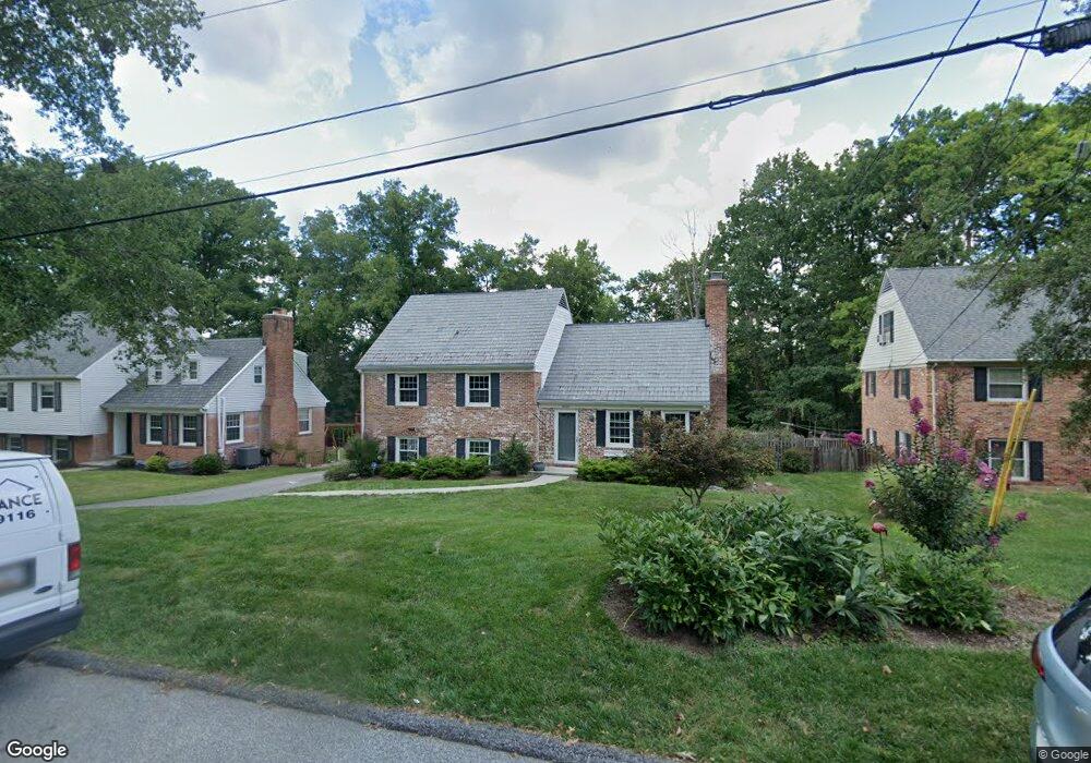 8206 Robin Hood Ct, Towson, MD 21204 - photo 1