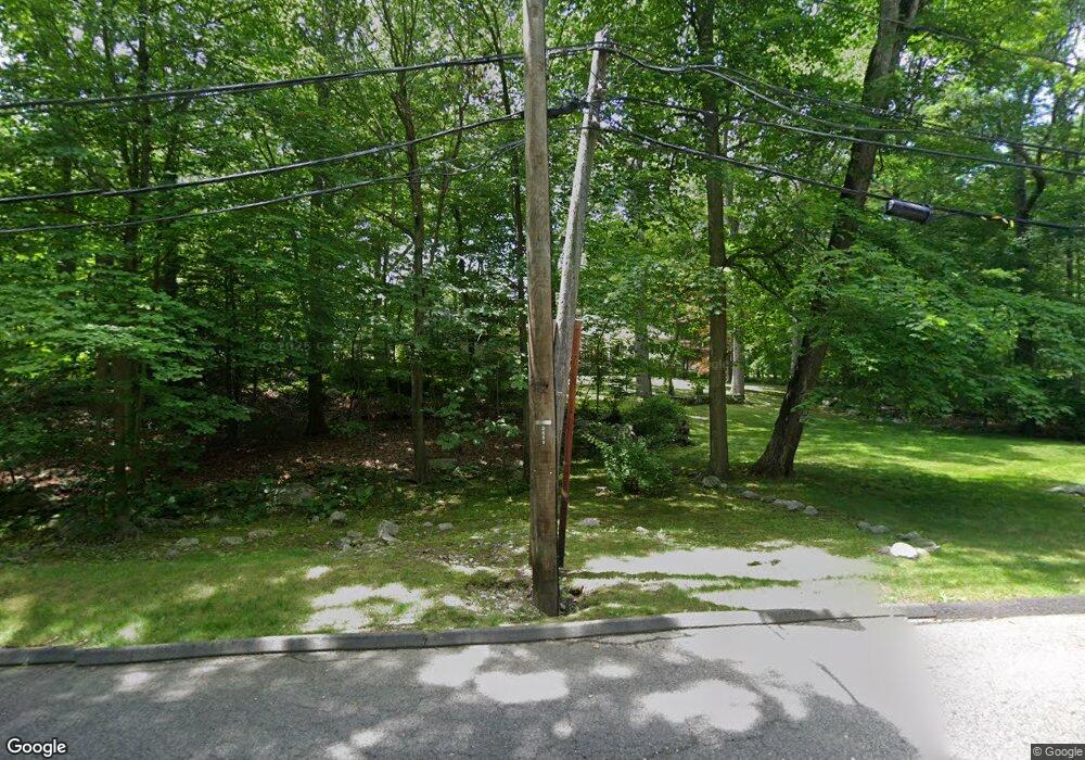 12 Woodbrook Dr, Stamford, CT 06907 - photo 1