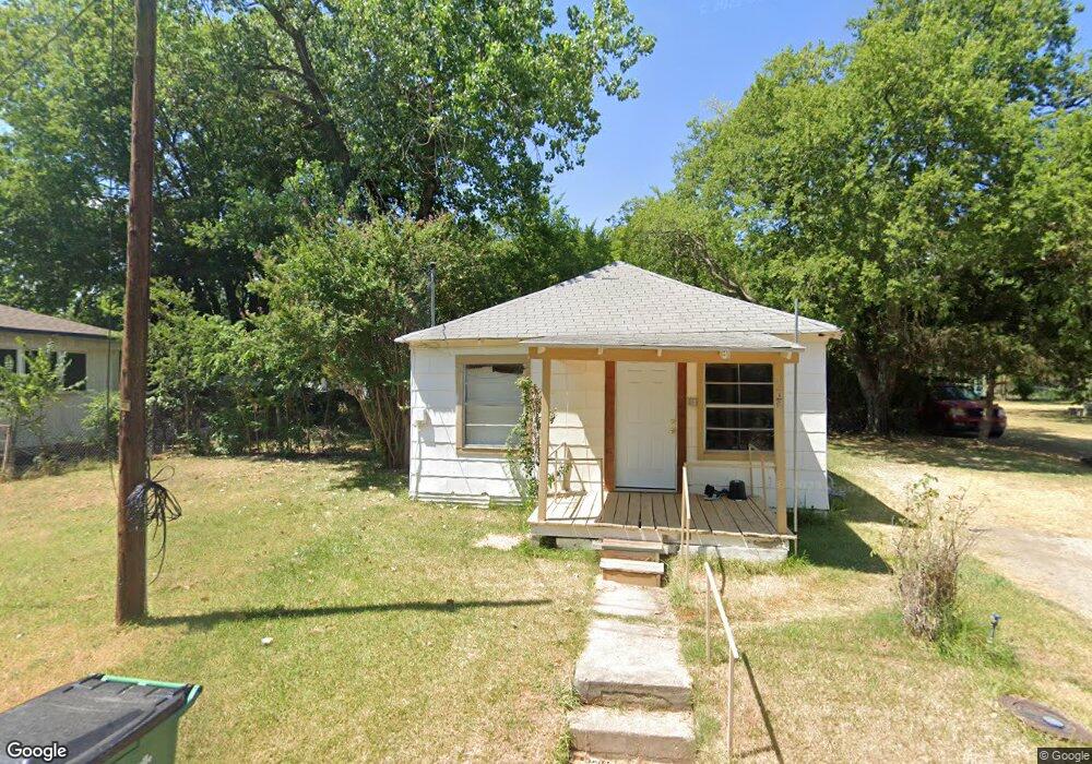 1009 Dodge St, Gainesville, TX 76240 - photo 1