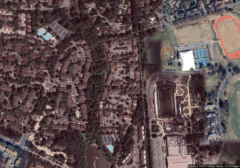 10802 Brewer House Rd, Rockville, MD 20852 - photo 1