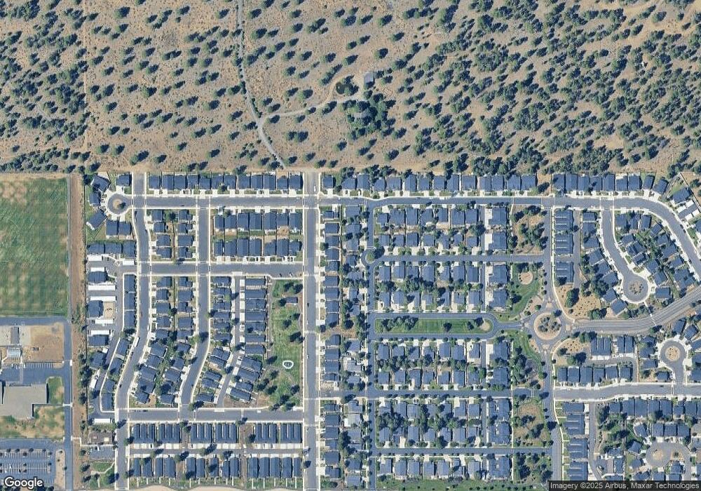 783 N Freemont St, Sisters, OR 97759 - photo 1