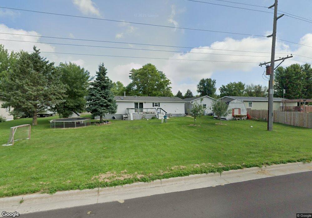 800 E 18 1/2 St, Albert Lea, MN 56007 - photo 1