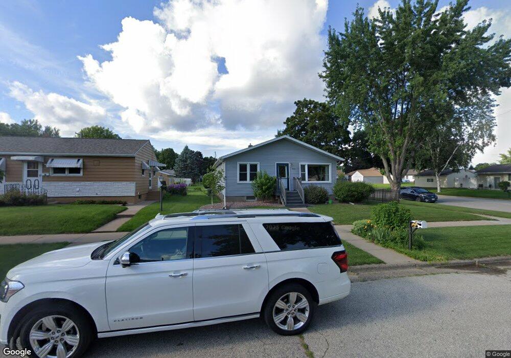 610 S 1st St, La Crescent, MN 55947 - photo 1