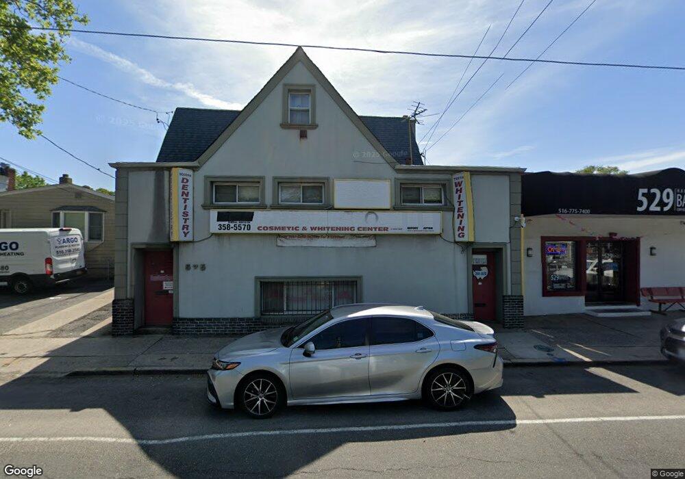 527 Franklin Ave, Franklin Square, NY 11010 - photo 1