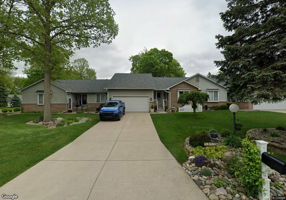 5499 Hickory Cir, Flushing, MI 48433 - photo 1