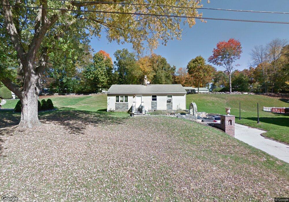 13 Baldwin Rd, Newtown, CT 06470 - photo 1