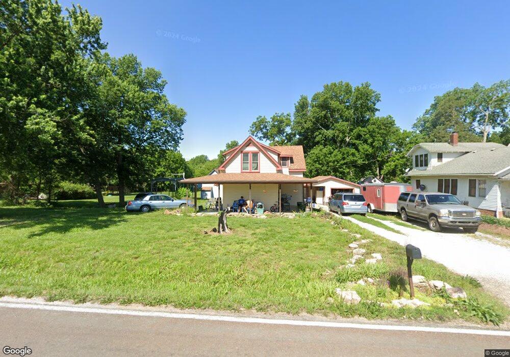 5821 SW Douglas Rd, Topeka, KS 66610 - photo 1