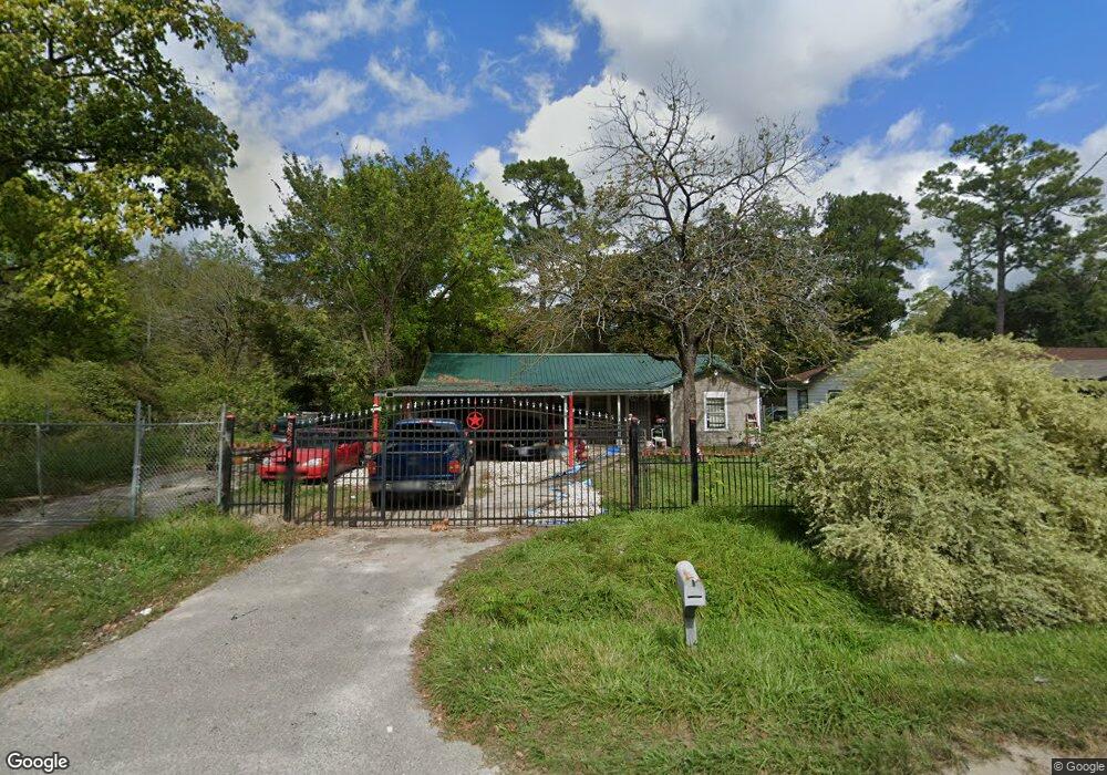 6823 Kittridge St, Houston, TX 77028 - photo 1