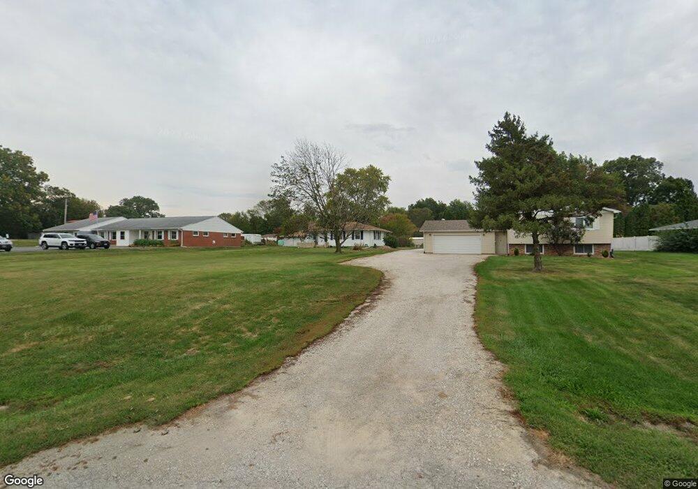 662 S Main St, Virginia, IL 62691 - photo 1