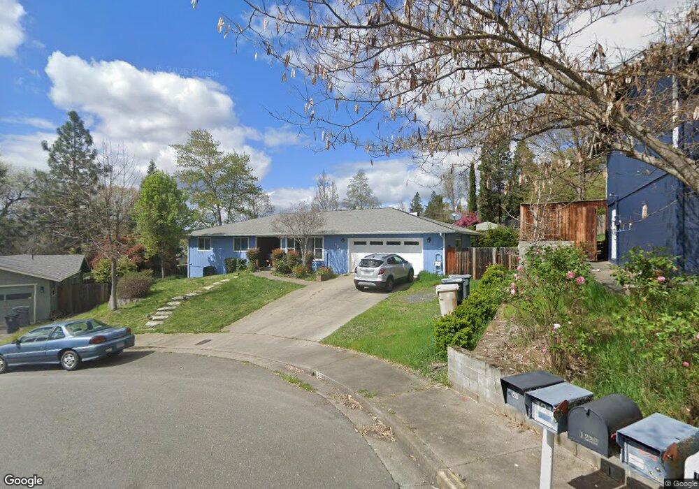 1222 NE John Dr, Grants Pass, OR 97526 - photo 1