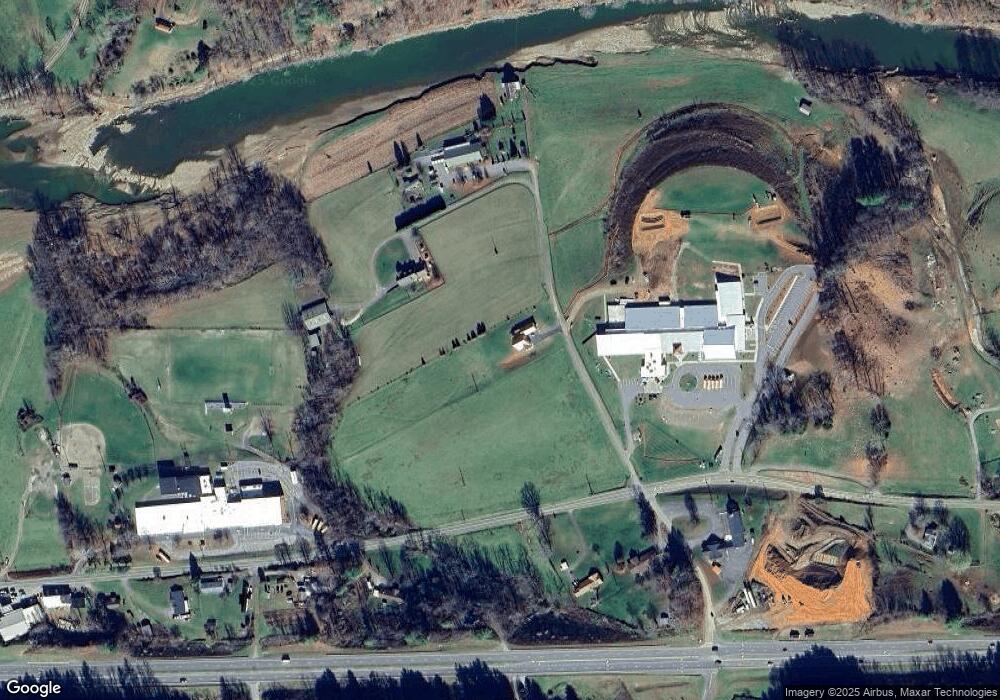 119 Kind Hearts Way, Burnsville, NC 28714 - photo 1