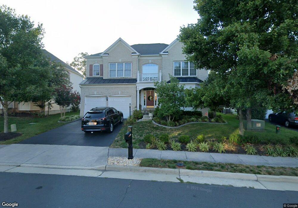 25634 South Village Dr, Chantilly, VA 20152 - photo 1