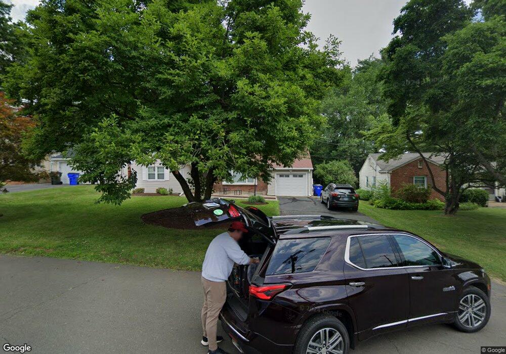 28 Pinecrest Rd, West Hartford, CT 06117 - photo 1