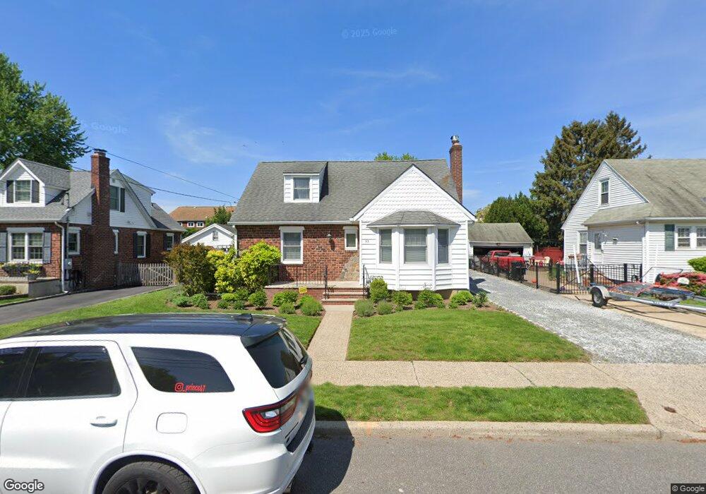 53 Goldenrod Ave, Franklin Square, NY 11010 - photo 1