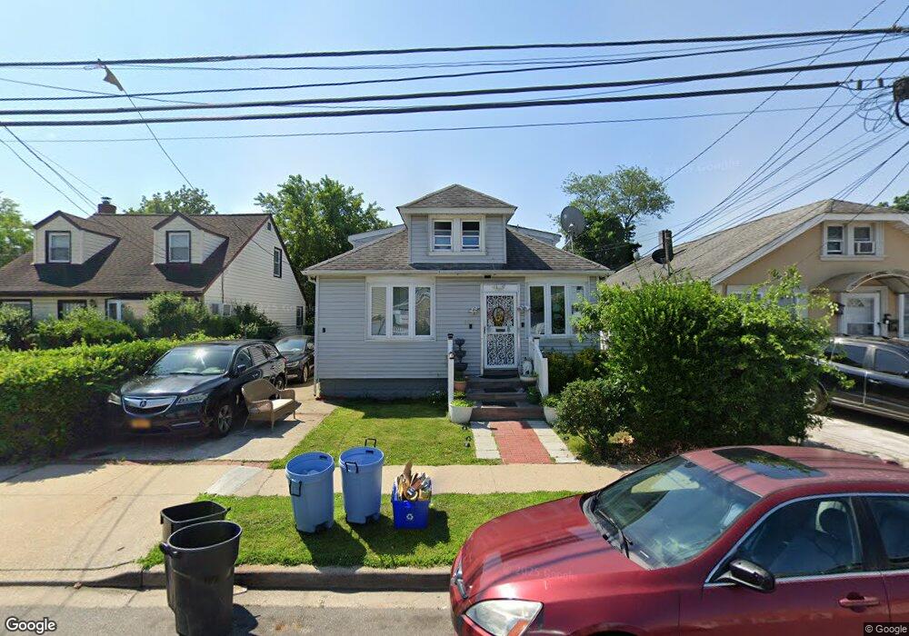 110 E Pennywood Ave, Roosevelt, NY 11575 - photo 1