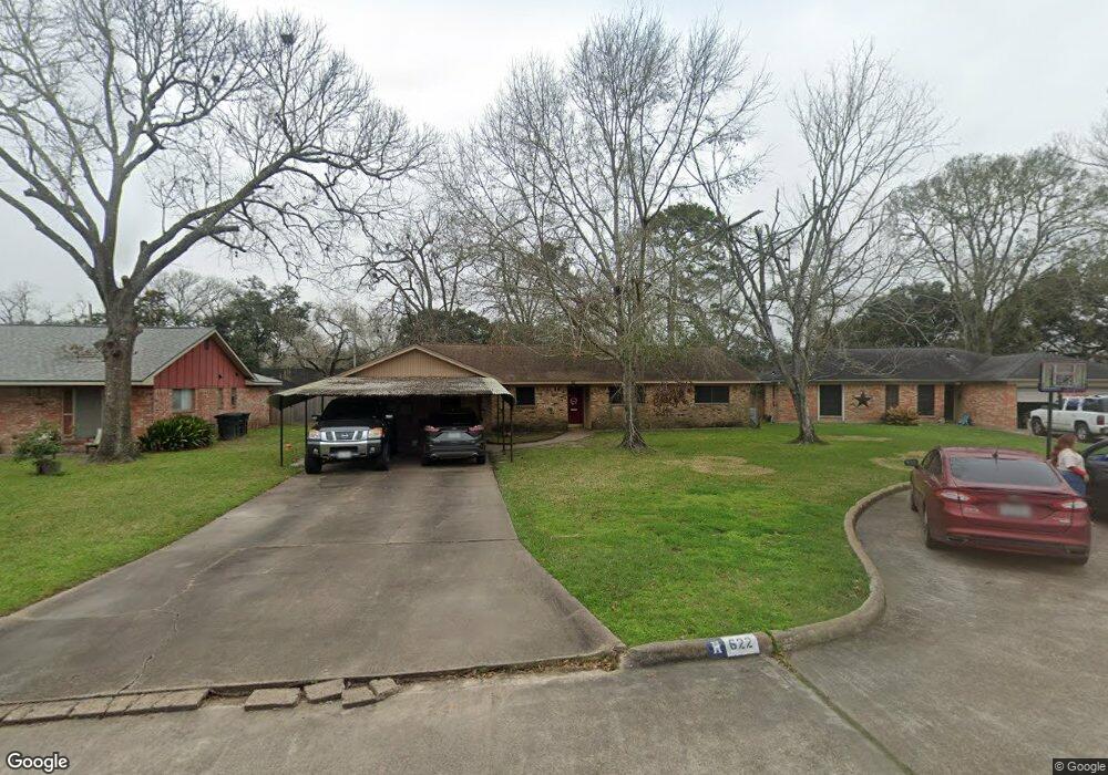 622 N Fairview Cir, Alvin, TX 77511 - photo 1