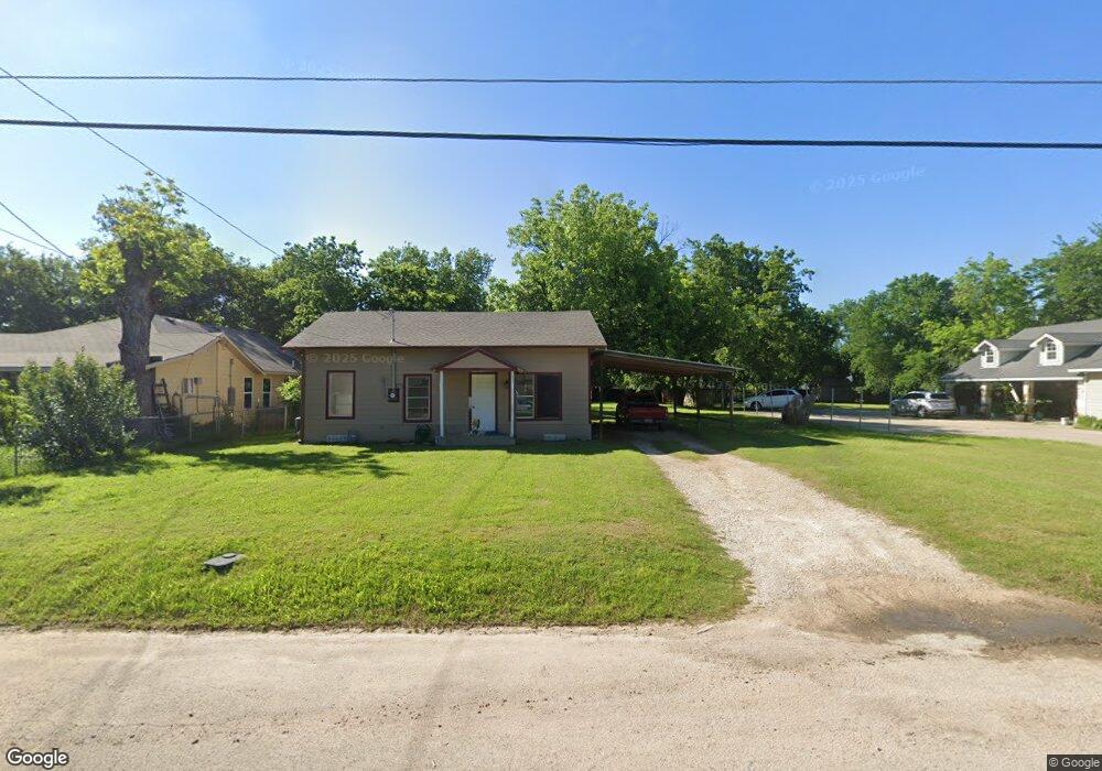 1207 W Lone Star Ave, Cleburne, TX 76033 - photo 1