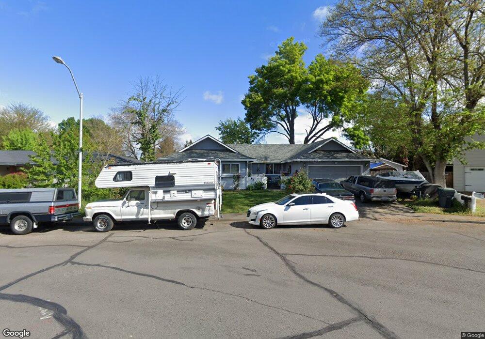 609 Edwina Ave, Central Point, OR 97502 - photo 1