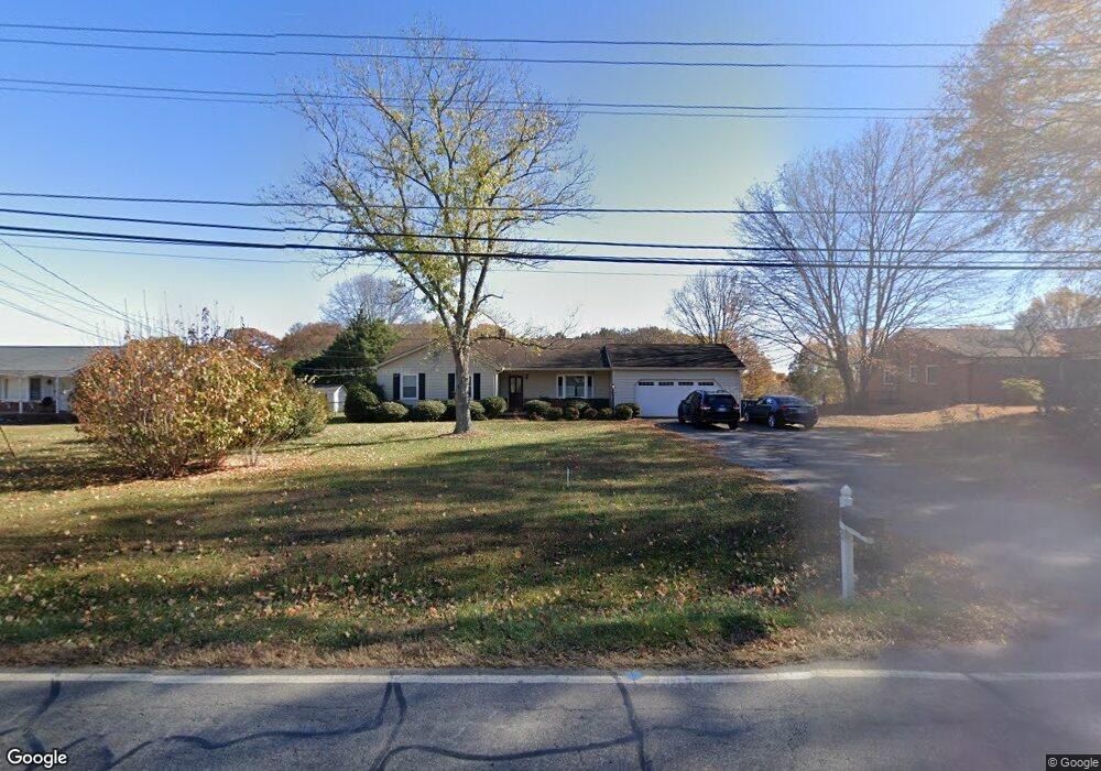 206 N Greenbriar Rd, Statesville, NC 28625 - photo 1