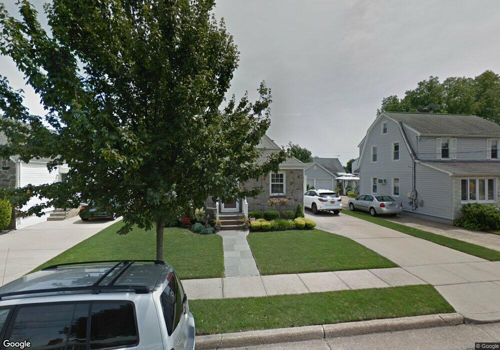 87 Jerome Ave, Mineola, NY 11501 - photo 1