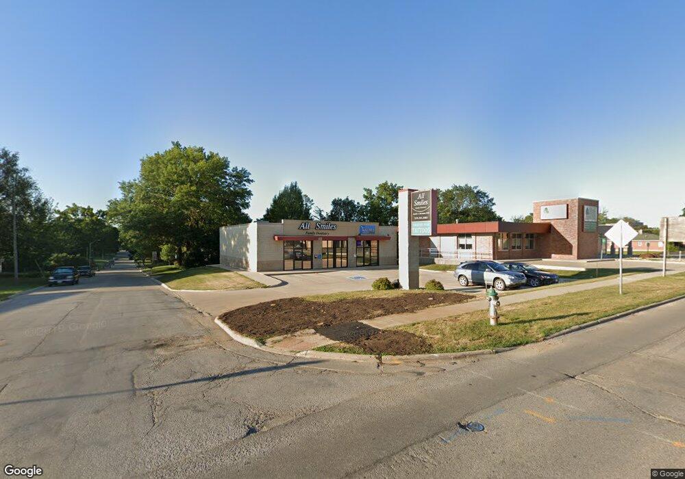 1421 W 1st St unit B, Cedar Falls, IA 50613 - photo 1