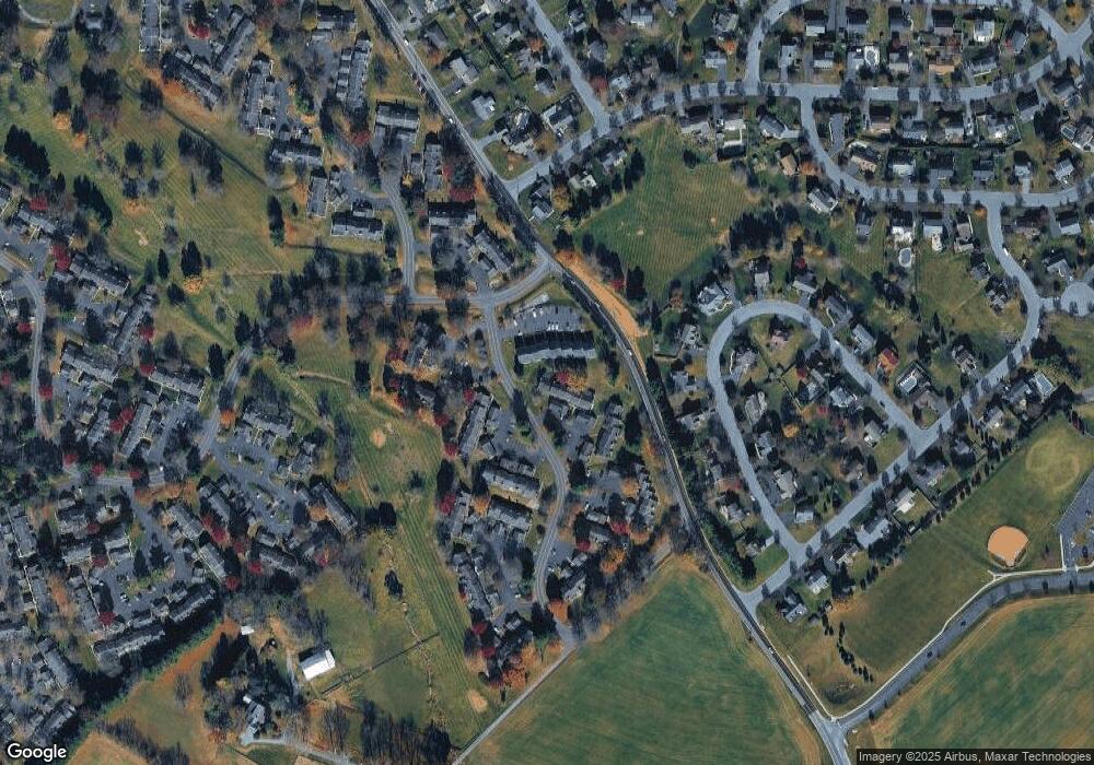 301 Barrington Ct, Palmyra, PA 17078 - photo 1