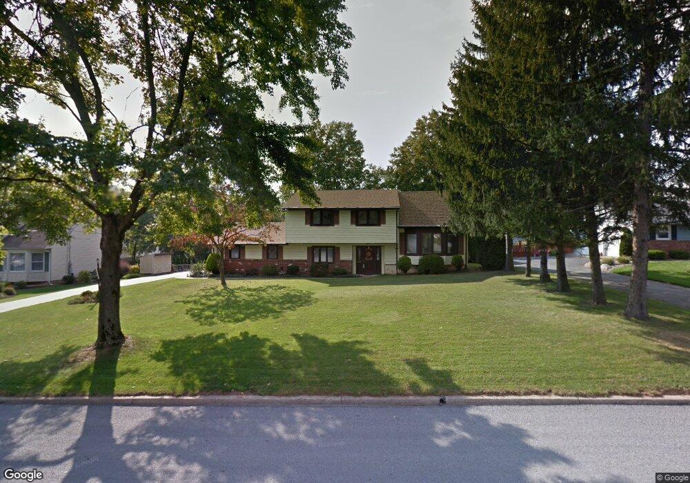 9 Crest Dr, Bound Brook, NJ 08805 - photo 1