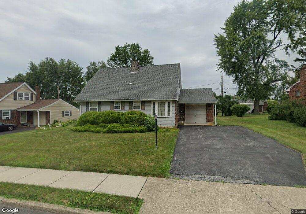 3315 Thomas St, Whitehall, PA 18052 - photo 1