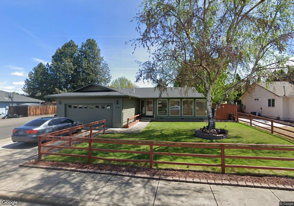 719 Glenn Way, Central Point, OR 97502 - photo 1