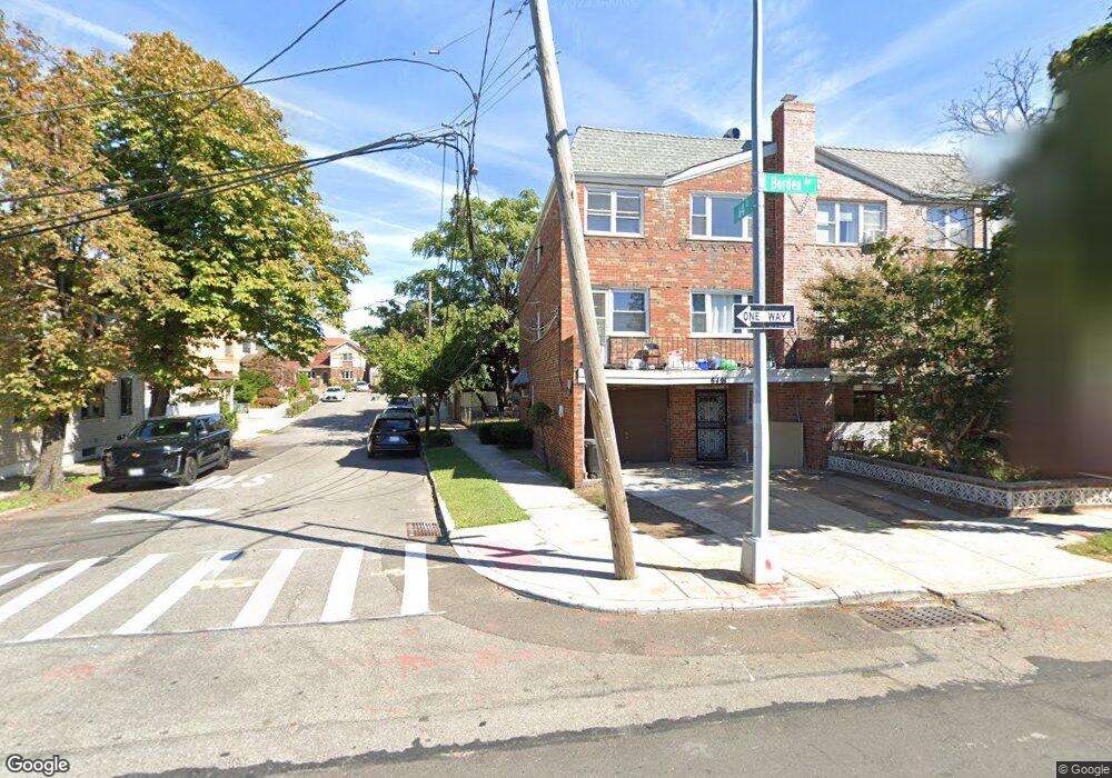 64-01 Borden Ave unit 3rd Fl, Maspeth, NY 11378 - photo 1