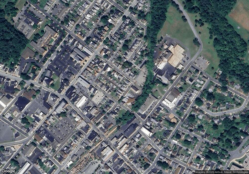 117 N Chestnut St, Boyertown, PA 19512 - photo 1