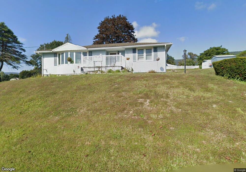 8 Oak Ln, Adams, MA 01220 - photo 1