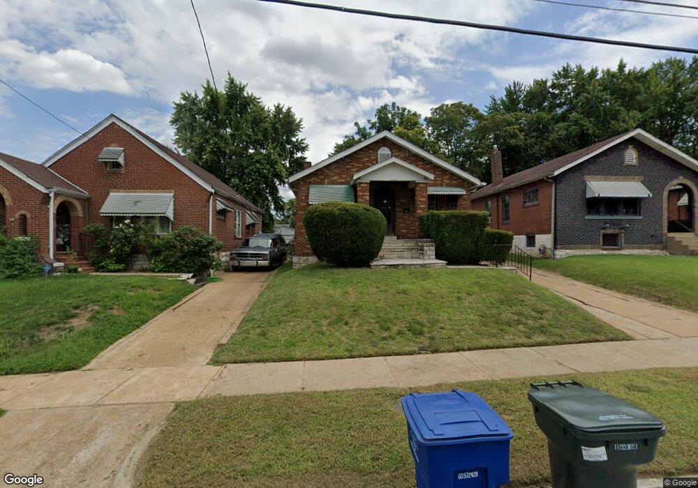 4048 Cora Ave, Saint Louis, MO 63115 - photo 1